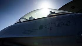 First Ukrainian pilots complete F-16 training – UK