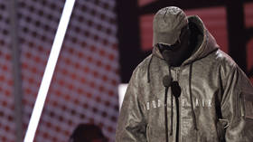 Kanye West apologizes to Jews