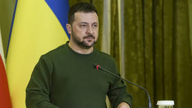 Zelensky tells US he will fire his top general – WaPo